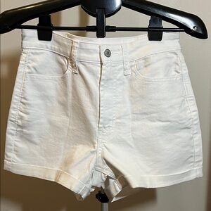 Old Navy High-Waist White Denim Shorts - Size 6